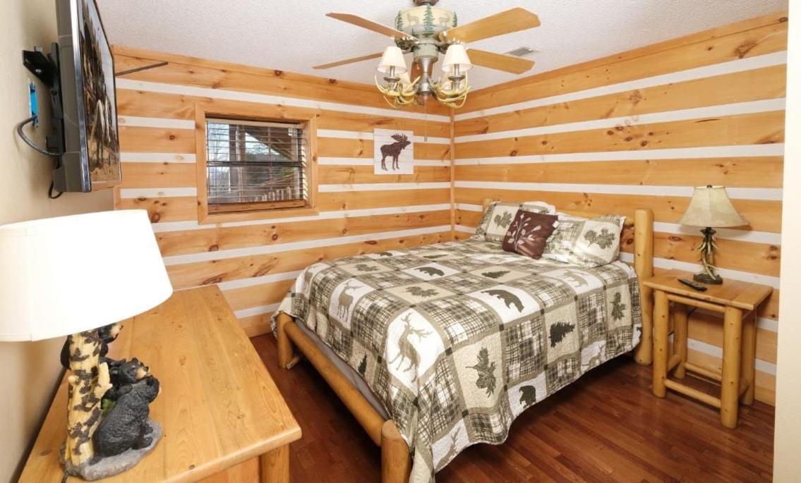 Smoky View With A Twist Villa Pigeon Forge Exterior photo