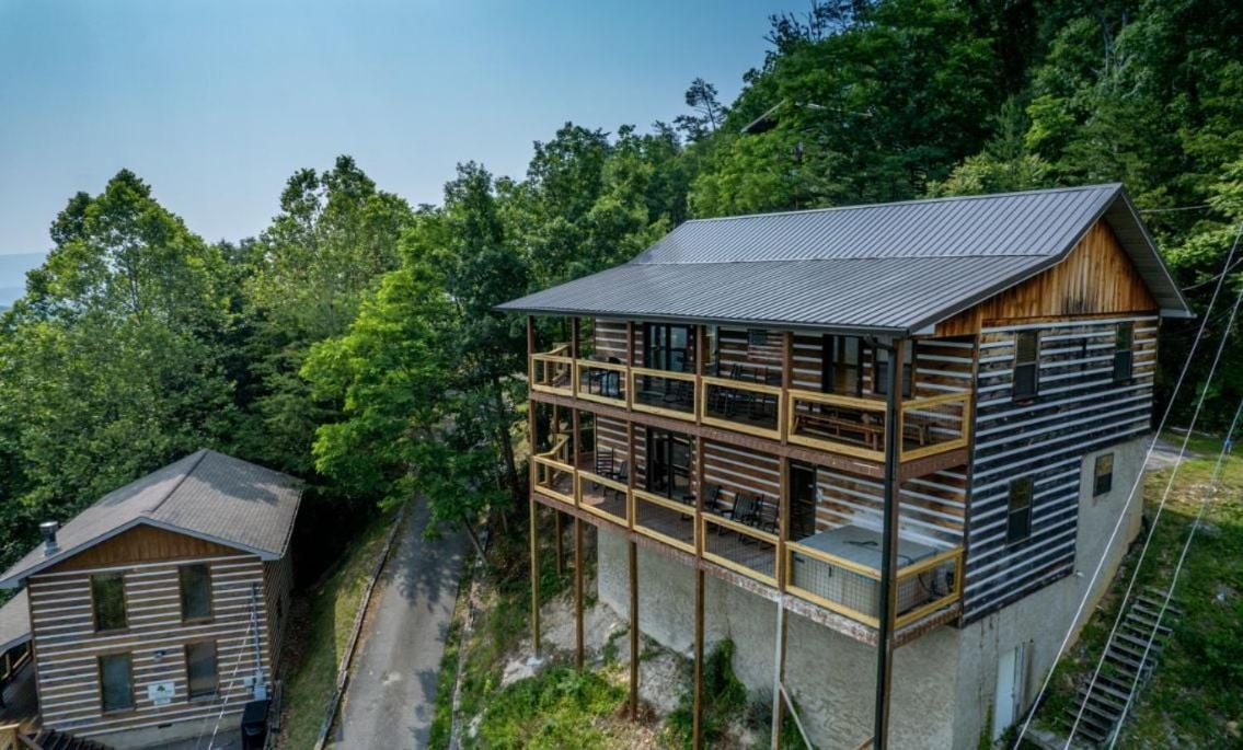 Smoky View With A Twist Villa Pigeon Forge Exterior photo