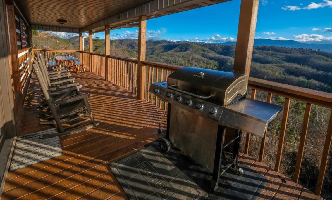 Smoky View With A Twist Villa Pigeon Forge Exterior photo
