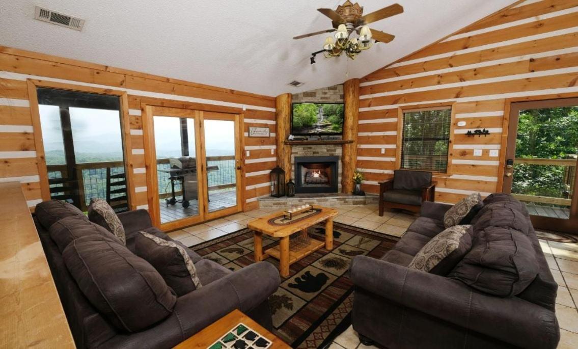 Smoky View With A Twist Villa Pigeon Forge Exterior photo