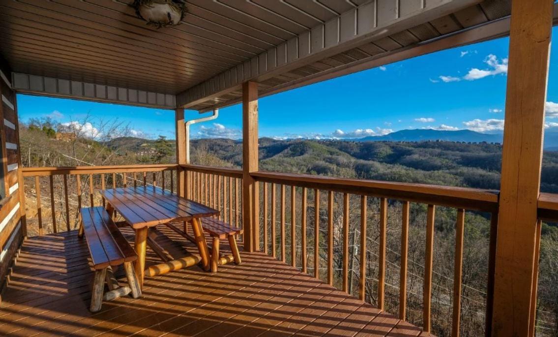 Smoky View With A Twist Villa Pigeon Forge Exterior photo
